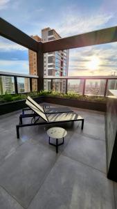 Estúdio com Quarto Privativo, TV e Cama Super King