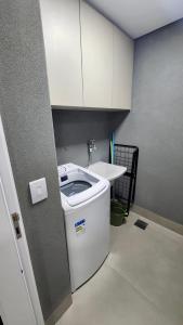 Estúdio com Quarto Privativo, TV e Cama Super King