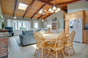 Ping-Pong Table, Beach Access North Falmouth Home