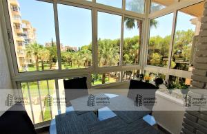 135 Ágata Apartamentos. Piscina y Playa. A corta distancia del centro.