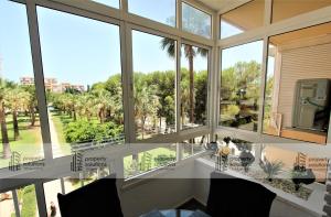 135 Ágata Apartamentos. Piscina y Playa. A corta distancia del centro.