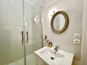 Caporizon-Le Perot-T2 au coeur du vieux port 100m plage