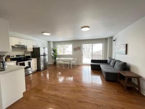 Letitia Heights !A Spacious and Quiet Private Bedroom with Shared Bathroom