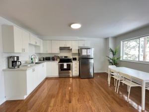 Letitia Heights !A Spacious and Quiet Private Bedroom with Shared Bathroom