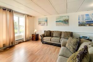 Hannahs Place - Quaint and Cozy Apt by the Beach!