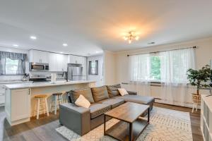 Pasadena Hideaway with Game Room and Fire Pit!