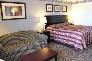 King Suite room in Safari Inn