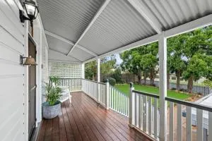 Belle Vue Cottage - East Toowoomba - Upper Tent Hill