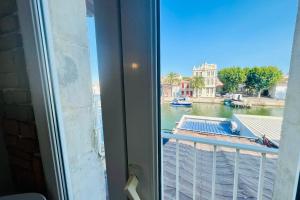 Appartements Terrace of the Port -P3 overlooking the Channel : photos des chambres