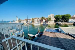 Appartements Terrace of the Port -P3 overlooking the Channel : photos des chambres