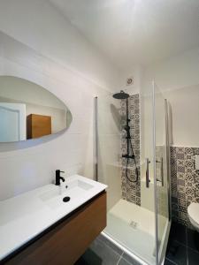 Appartements Terrace of the Port -P3 overlooking the Channel : photos des chambres