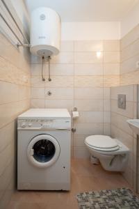 Apartments by the sea Vinjerac, Zadar - 21399