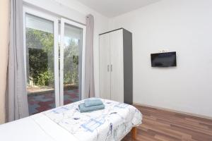 Family friendly house with a swimming pool Kastel Stafilic, Kastela - 21263