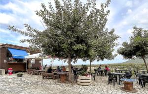2 Bedroom Beautiful Apartment In Posada