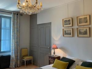 Maisons de vacances Gite de charme avec jardin au coeur des chateaux, WiFi, parking inclus - FR-1-381-543 : photos des chambres