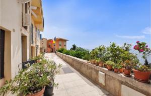 Appartements Amazing Apartment In Roquebrune-cap-martin With 1 Bedrooms 2 : photos des chambres