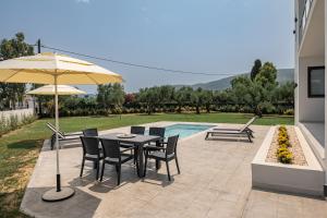 Zenith White Elegant Villa 2