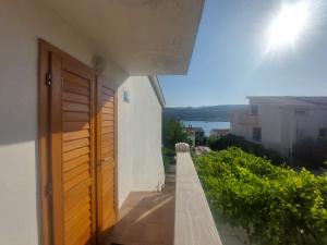 Studio-app Iva, balcony with sea view - 50 m from beach 