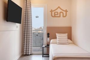 Single Room - Bed & Unlimited Brunch room in Don Juan Center