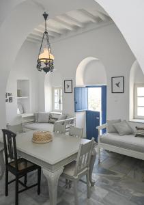 Josephines Kardiani House