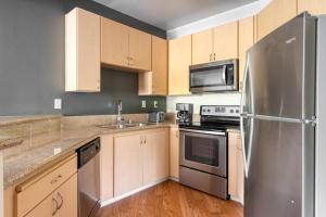 Walnut Creek 1BR w BBQ Gym WD nr BART SFO-958