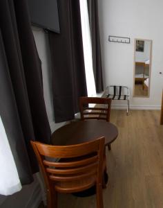 Quadruple Room with Shower room in Budget Hotel Hortus