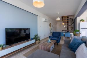 Chloris 3- Bedroom Apartment WPool in Larnaca
