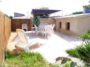 Appartements La Bastide de la Peyroliere avec piscine et tennis face au Luberon : photos des chambres