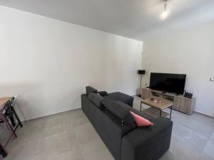 Modern Stylist House for Friends