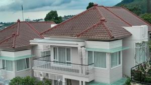 In Villa Garden Resort