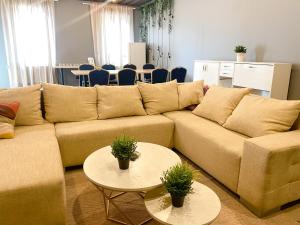 Veldzes Nams Family room