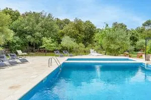 Le Manoir De Flassans - 伊索勒河畔贝斯