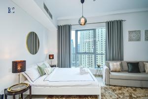 Luxury Escapes - Spacious Studio with Balcony & Marina View - Bay Central
