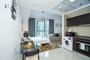 Luxury Escapes - Spacious Studio with Balcony & Marina View - Bay Central