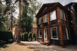 Exquisite 1930s Historical House