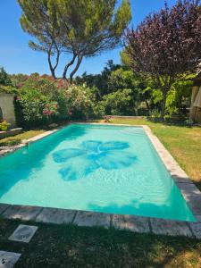 Villas Villa de 240 m2 au calme avec piscine : Villa