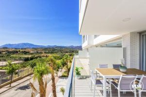 ViVi Homes - Lima Pool, Sunny Terrace & Beach