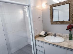 Vila Madalena, casa 4 quartos conforto e segurança