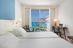 Superior Double or Twin Room with Sea View room in Boutique Hotel H10 Blue Mar - Adults Only