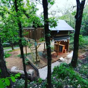 Campings TENTE ECUREUIL 2 PERSONNES (CAMPING LOU CANTOU CEVENOL) : photos des chambres