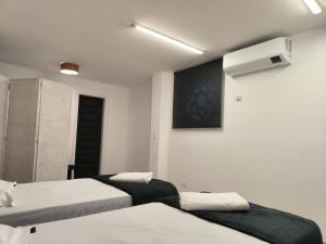 Vila Madalena, casa 4 quartos conforto e segurança