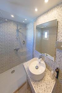 Hotels Hotel Mediterranee : photos des chambres