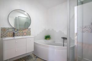 Sejours chez l'habitant Charmante Chambre Privative : photos des chambres