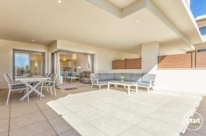 ViVi Homes - Lotus Pool, Garden & Beach