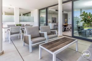 ViVi Homes - Cameron Pool, Patio, Garden & Beach