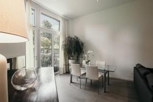 GuestHost - Studio 1 Deisgn Apartment with Car Parking!