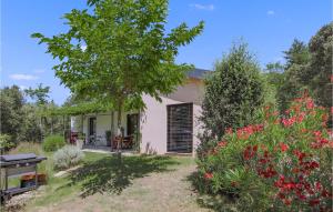 Maisons de vacances Awesome Home In Montbrison Sur Lez With Outdoor Swimming Pool, Private Swimming Pool And 2 Bedrooms : photos des chambres