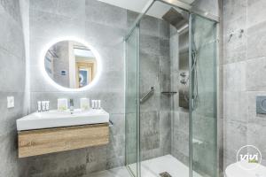 ViVi Homes - Las Palmas Pool, Sauna, Gym & Beach