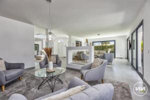 ViVi Homes -Villa Ruby Pool, Garden, Golf & Beach