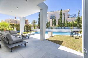 ViVi Homes -Villa Ruby Pool, Garden, Golf & Beach